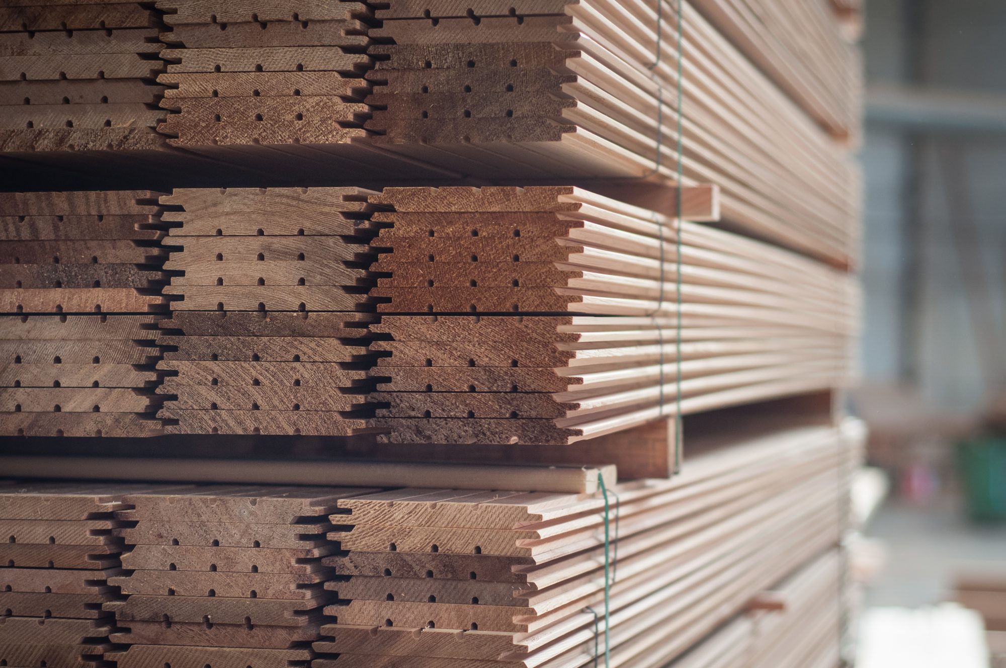 Biemar Bois - planches de bois empilées sur une palette